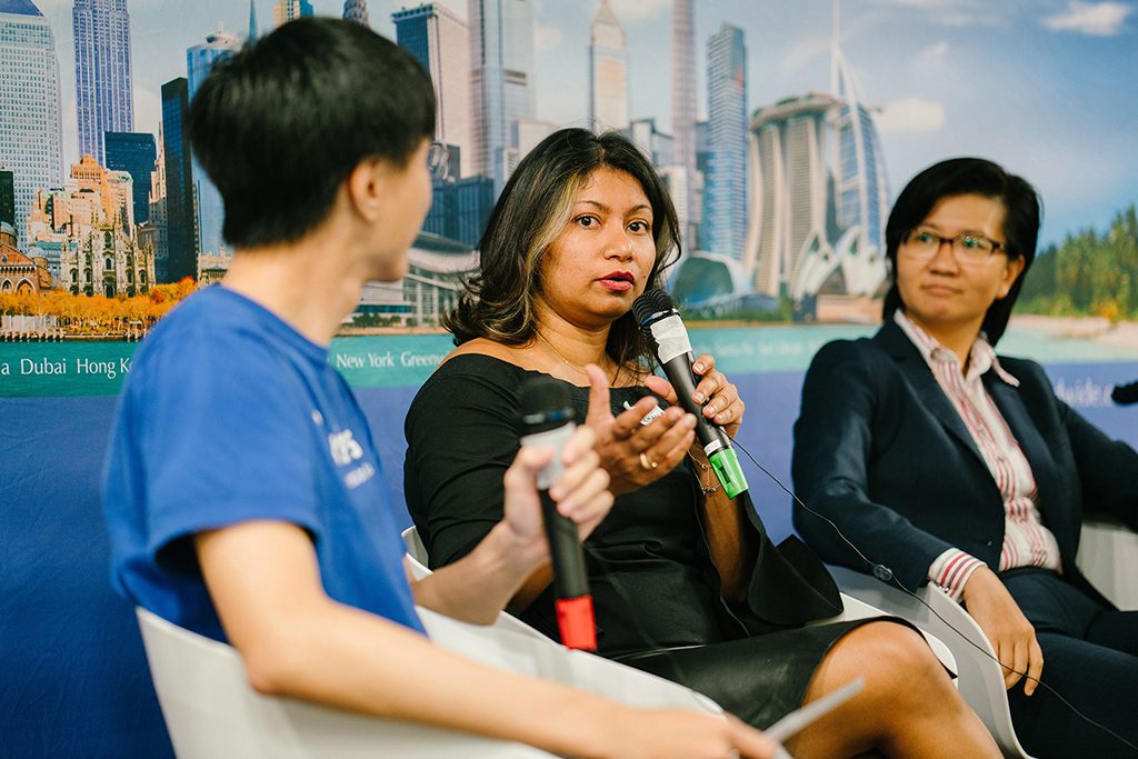 Lawyer Farhana speaking at the structuring successful partnership event with Lawyer Faith Sing, moderated by Samson Leo