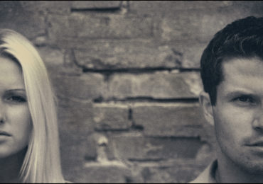 grayscale photo of man and woman (unreasonable_behaviour_divorce)